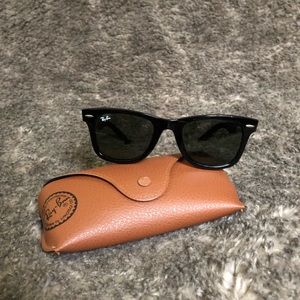 RayBan Ease Wayferer Ease Sunglasses